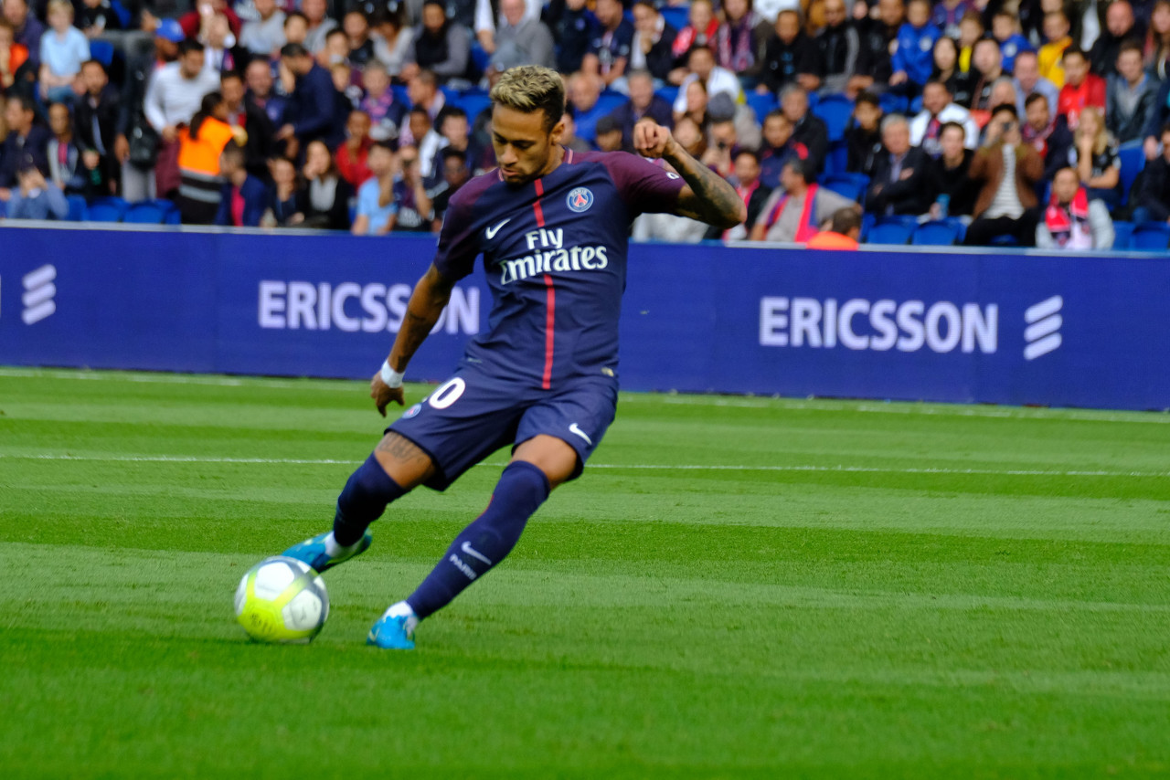 阿坎吉：我认为那根本不是点球，但我们不能给裁判判点的机会（阿坎吉：那球绝非点球，不过我们必须避免给裁判判点的机会）