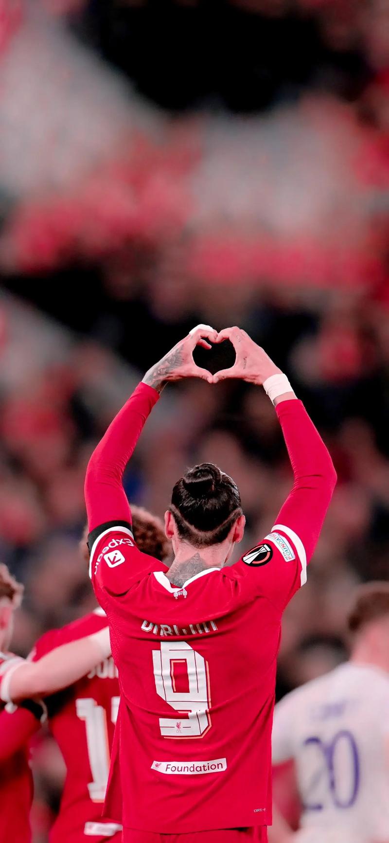 弗利克双喜临门：费尔明和德容回归（弗利克喜迎利好：费尔明与德容复出）