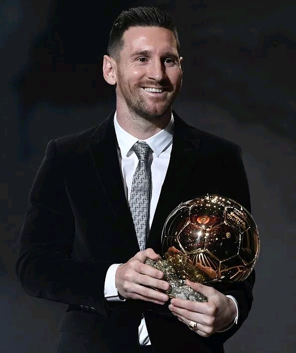 尤文官方：加蒂右膝内侧半月板受伤，将接受手术（尤文官宣：加蒂右膝内侧半月板受损，将进行手术）