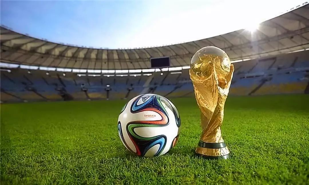 地上足球：偷溜诺坎普释放回归信号？解析梅西为何必重回巴萨（地上足球：梅西悄现诺坎普传回归风声？详析他为何终将重返巴萨）