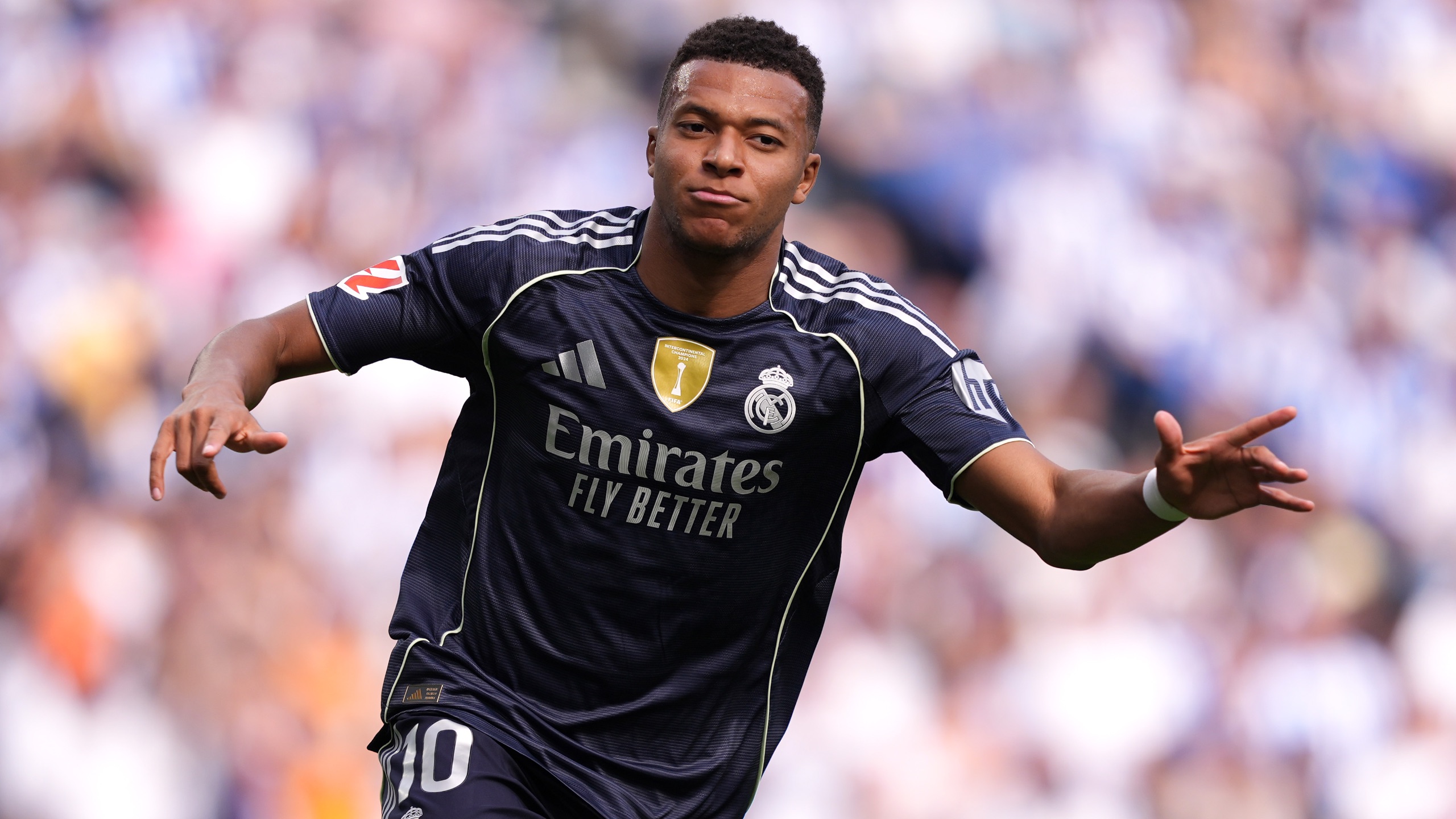 梅西：斯卡洛尼总是充满激情；阿根廷拥有很多非凡的球员（梅西盛赞斯卡洛尼激情四射：阿根廷坐拥众多杰出球员）