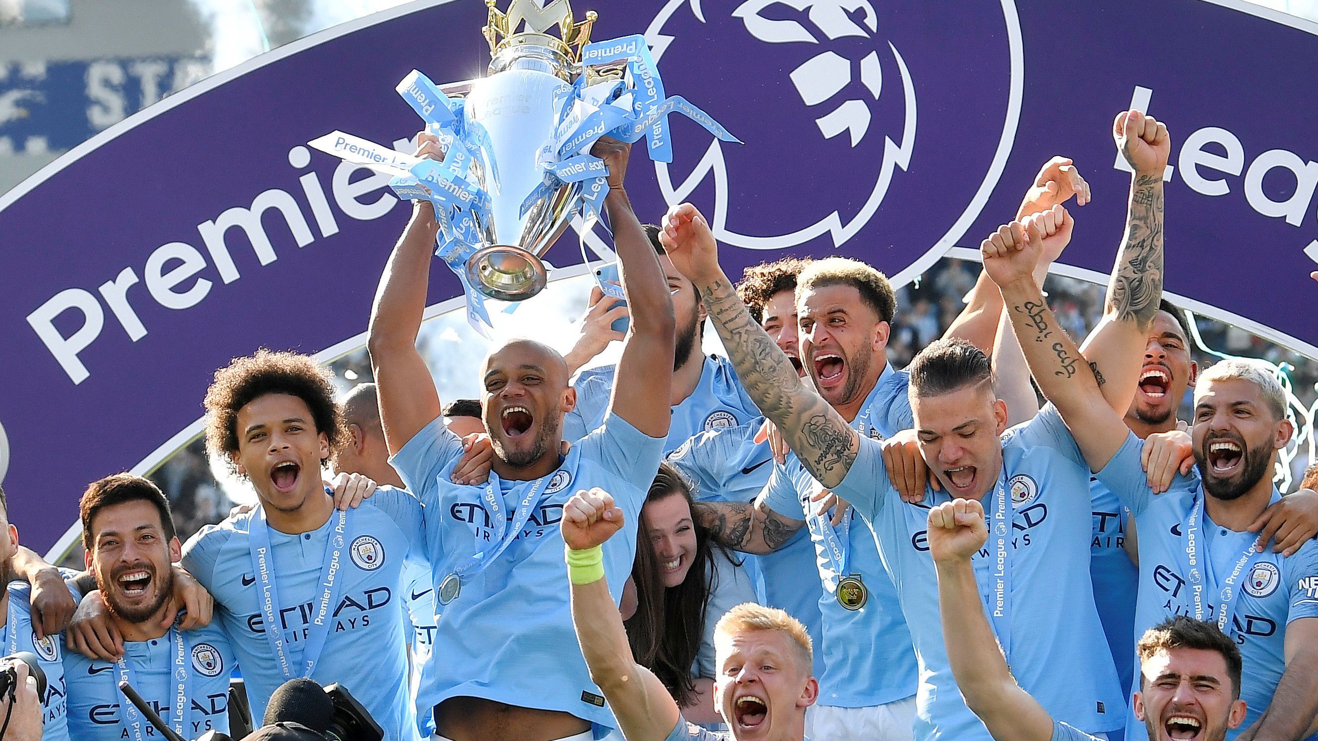 经纪人：当年尼斯管理层“绑架”了埃弗拉，想强行卖他去巴萨（经纪人称尼斯高层曾以“绑架”手段逼埃弗拉转会巴萨）