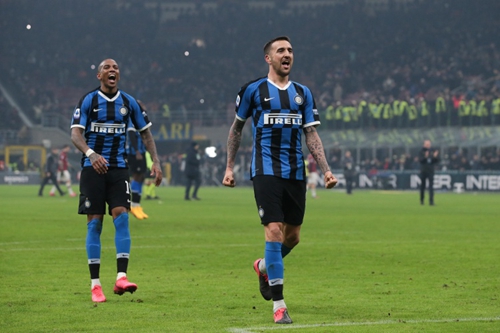 传奇！老将阿斯帕斯西甲400场里程碑之夜送助攻斩皇马（阿斯帕斯西甲第400场里程碑之夜送助攻，助队斩皇马）