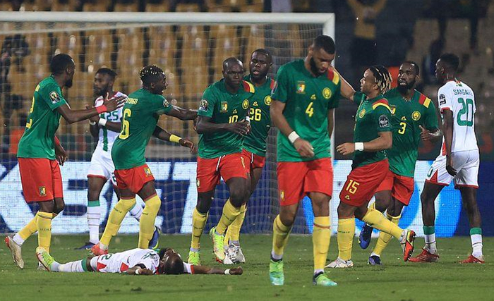 内马尔近3场4球1助攻帮助桑托斯成功保级，并拿到南球杯资格（内马尔近3战4球1助，助桑托斯完成保级并锁定南球杯席位）