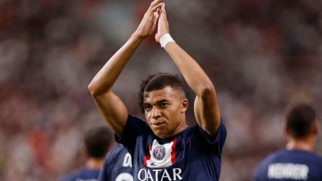 意大利杯八强已定六席！最后两战暗藏玄机：罗马怕重蹈覆辙？科莫黑马归来？（意大利杯八强锁定六席！末两战悬念迭起：罗马会重蹈覆辙？科莫黑马再现？）