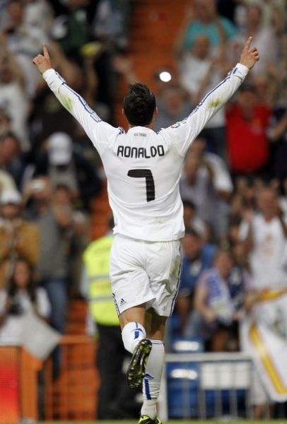 东体：申花像会学习却不会考试的优等生，背负过重的心理负担（东体：申花如学霸却考场失常，心理包袱过重）