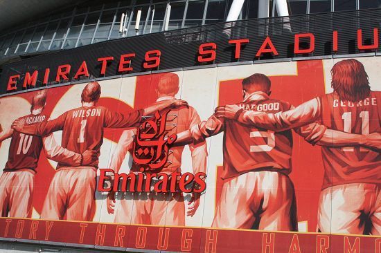 利物浦与桑德兰战平，萨拉赫替补登场未改劣势，桑德兰防守严密，最终以1比1告终。（利物浦1-1桑德兰：萨拉赫替补未能改写局势，桑德兰防线稳固）