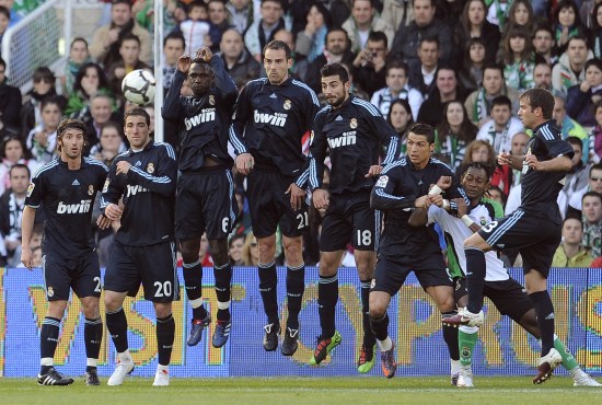 BR评选联盟各队最可能被交易的球员：字母哥、莫兰特等人上榜（BR评出各队最具交易可能的球员：字母哥、莫兰特在列）