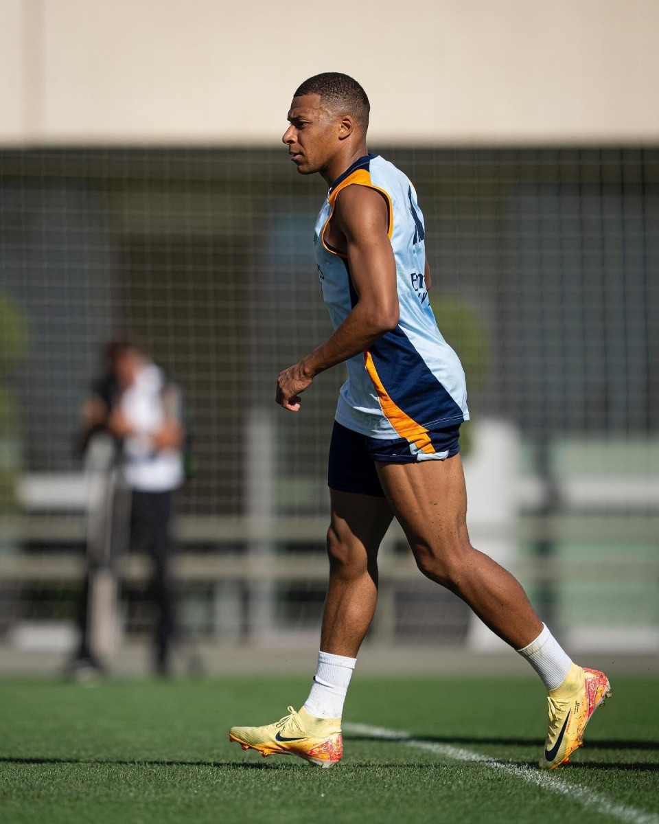 跟队：弗拉霍维奇伤情不乐观，很可能缺阵5-6周甚至更长时间（跟队：弗拉霍维奇伤势不容乐观，恐将缺阵5-6周乃至更久）