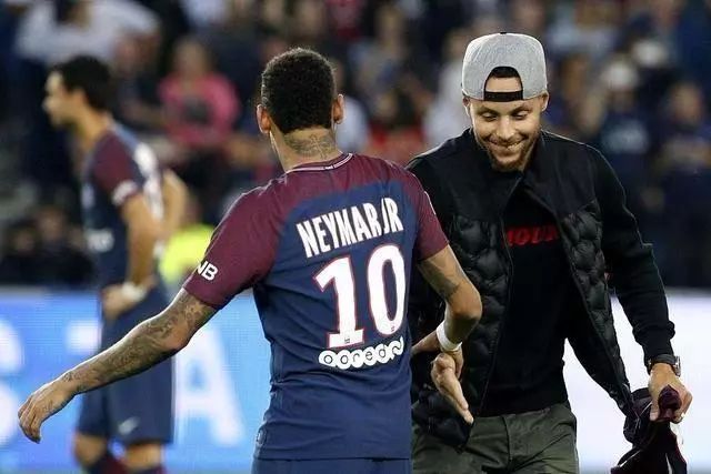 罗体：亚特兰大对帕莱斯特拉要价超4000万欧，球员可能去英超（罗体：亚特兰大为帕莱斯特拉标价超4000万欧，英超或成下家）